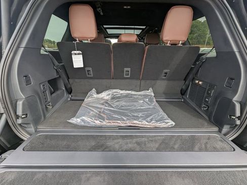 New 2025 Lincoln Navigator Reserve image 42