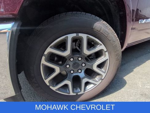 Used 2025 RAM 1500 Laramie AWD/4WD image 33