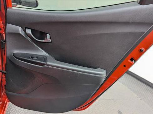 Used 2020 Hyundai Veloster 2.0 image 17