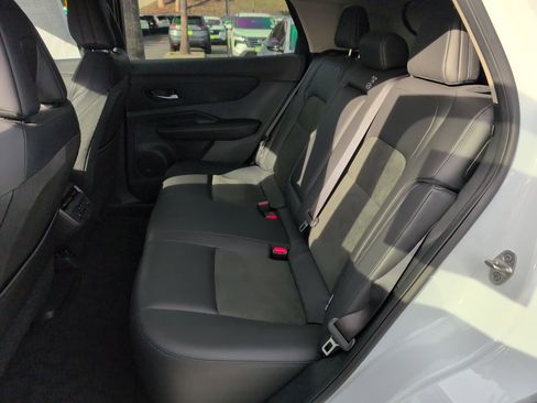 Certified 2024 Nissan Ariya FWD image 17