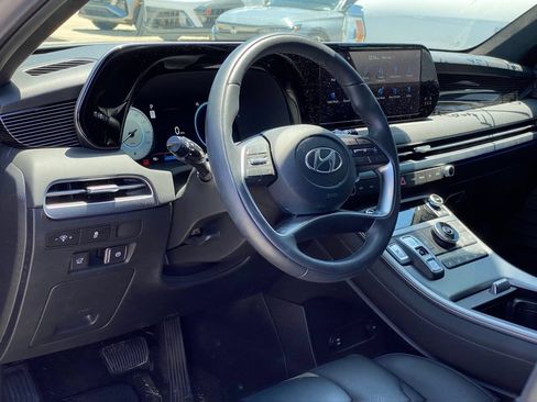 Used 2025 Hyundai Palisade Calligraphy FWD image 5