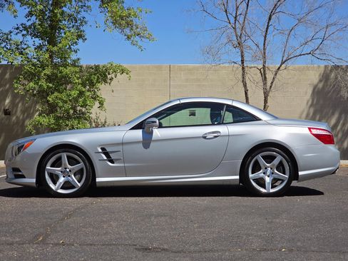 Used 2014 Mercedes-Benz SL 550 image 7
