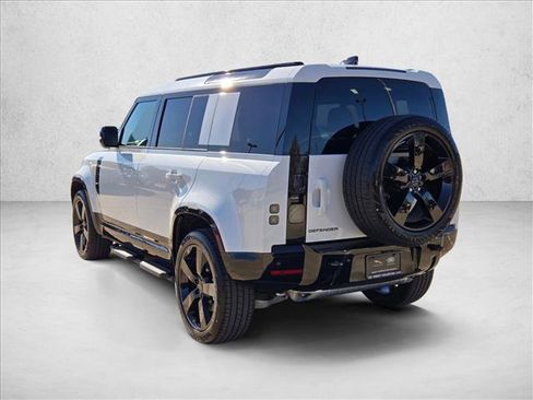 New 2026 Land Rover Defender 110 X-Dynamic SE image 9