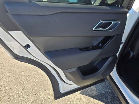 Used 2025 Land Rover Range Rover Velar Dynamic SE image 19