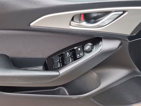 Used 2017 MAZDA MAZDA3 Sport w/ Preferred Equipment Package image 10