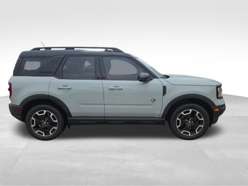 Used 2022 Ford Bronco Sport Outer Banks w/ Tech Package AWD/4WD image 8