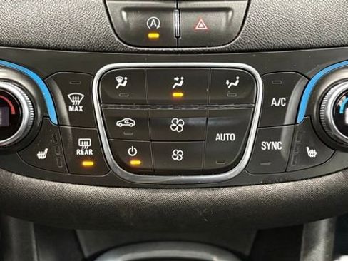 Used 2022 Chevrolet Malibu LT image 30