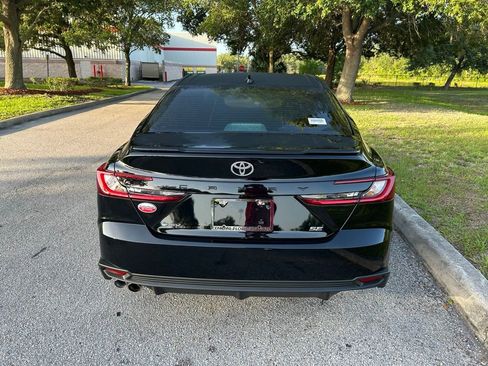 Used 2026 Toyota Camry SE w/ Convenience Package FWD image 5