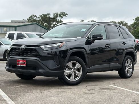 Certified 2025 Toyota RAV4 XLE FWD image 42