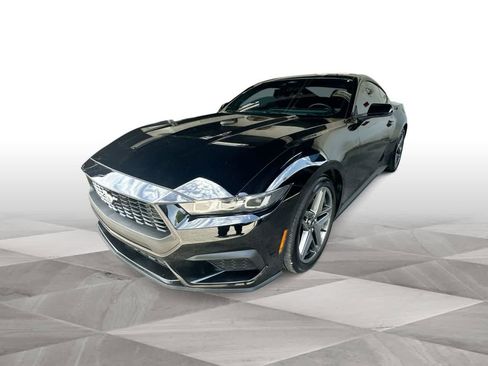 Used 2025 Ford Mustang Premium RWD image 4