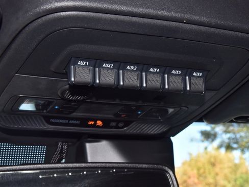 Used 2023 Ford Bronco Wildtrak image 38