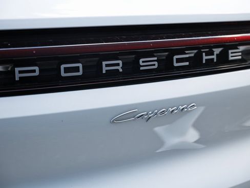 Certified 2025 Porsche Cayenne w/ Premium Package Plus image 16