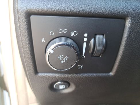 Used 2020 Jeep Grand Cherokee Altitude RWD image 26