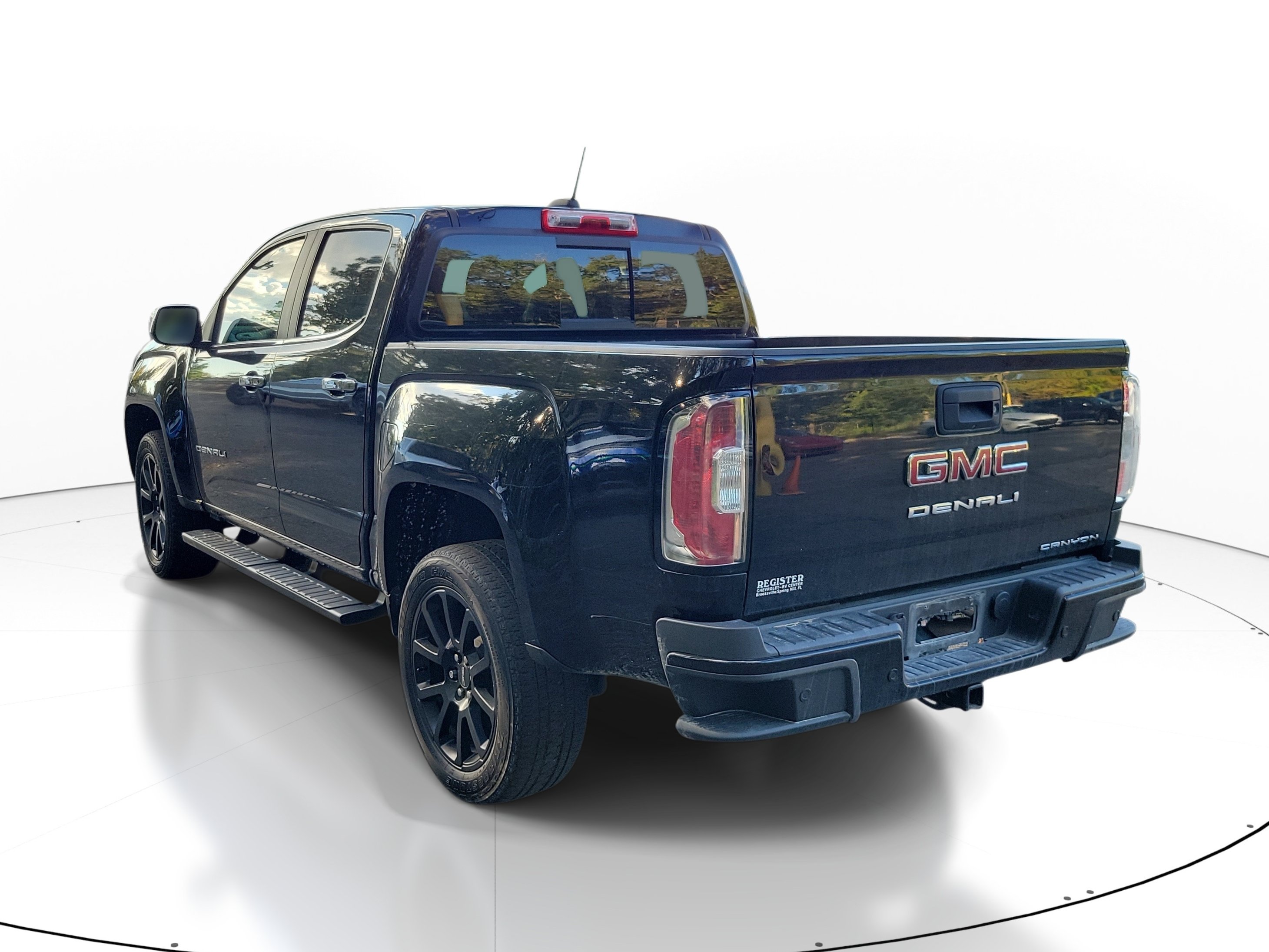 Used 2022 GMC Canyon Denali w/ Denali Black Edition Package RWD image 4
