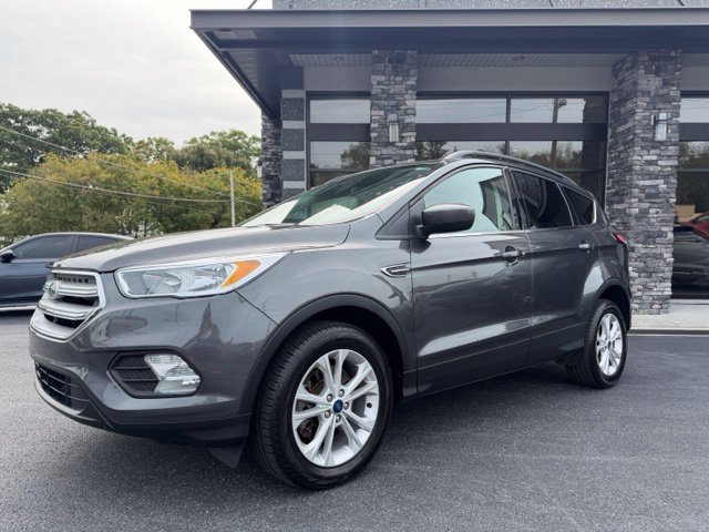 Used 2018 Ford Escape SE w/ SE Sync 3 Package AWD/4WD image 2