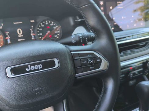 Used 2022 Jeep Compass Latitude AWD/4WD image 18