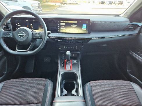 Used 2025 Nissan Kicks SR image 15