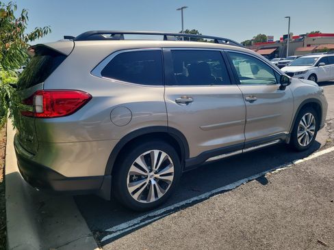 Used 2019 Subaru Ascent Limited w/ Popular Package #2 AWD/4WD image 4