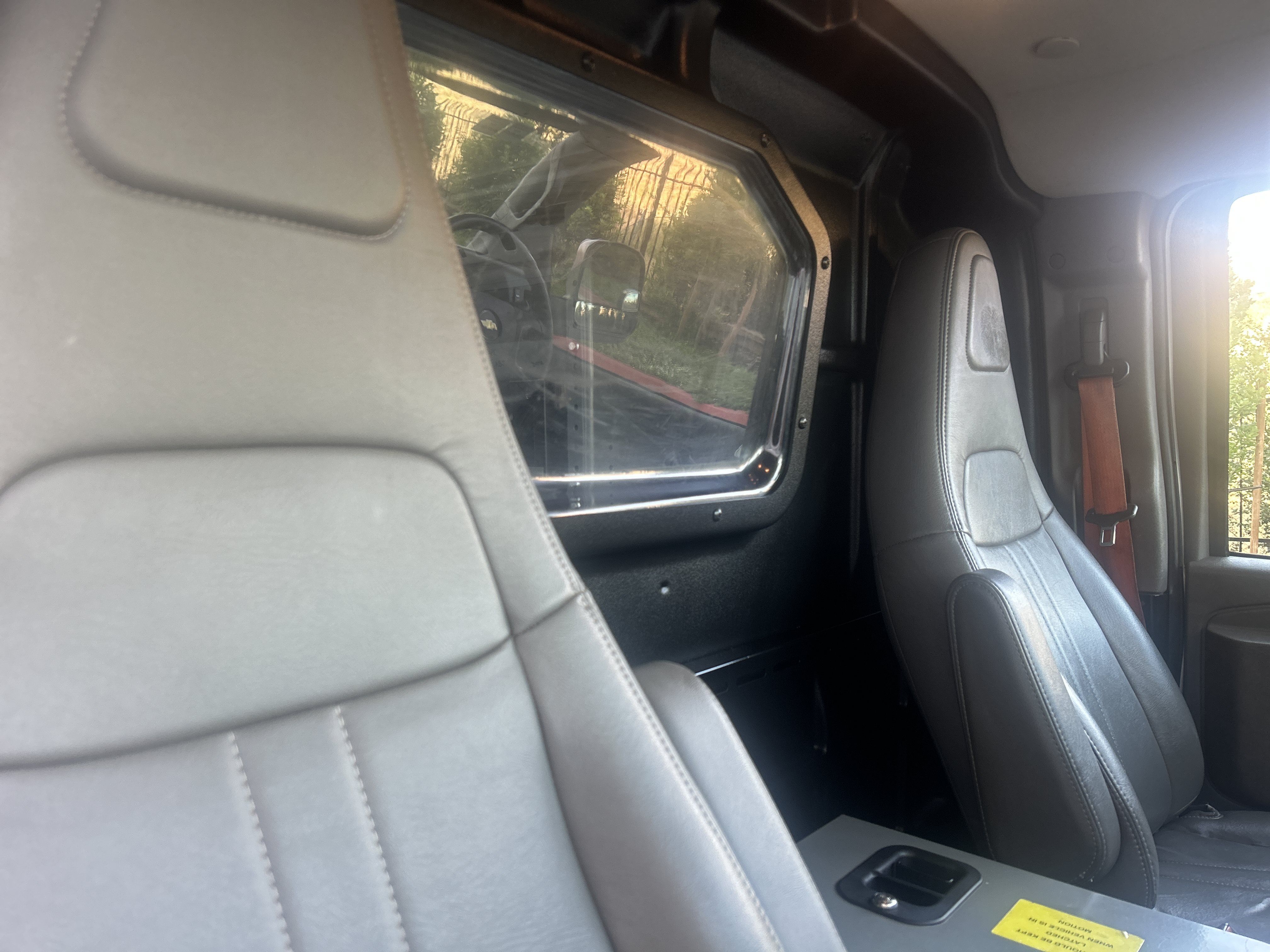 Used 2017 Chevrolet Express 2500 RWD image 18