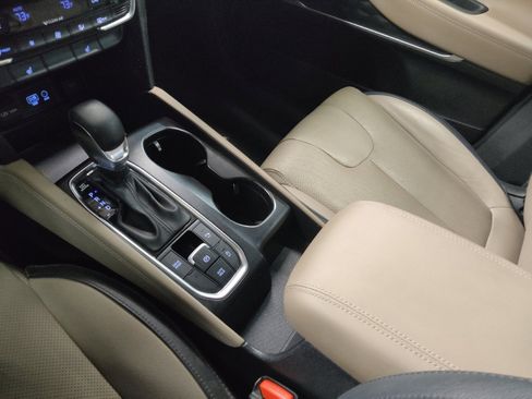 Used 2019 Hyundai Santa Fe Limited image 26