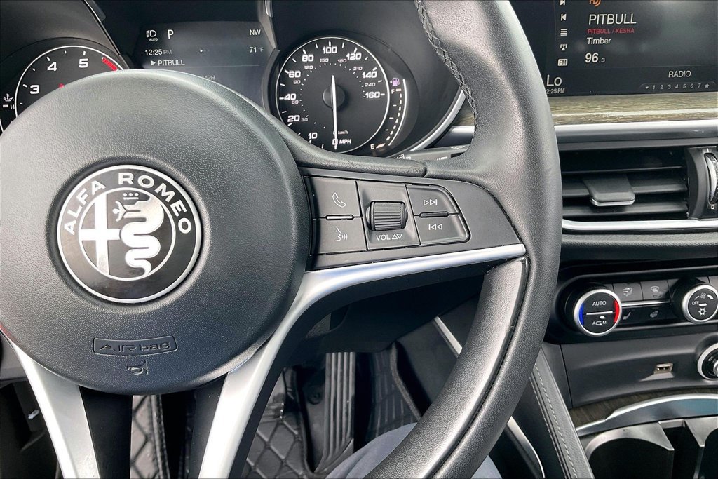 Used 2018 Alfa Romeo Stelvio Ti AWD/4WD image 18