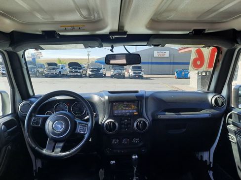 Used 2016 Jeep Wrangler Unlimited Sport w/ Quick Order Package 24S AWD/4WD image 12