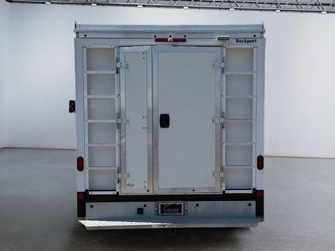 Used 2024 Ford E-450 and Econoline 450 Super Duty w/ Power Windows & Locks Group RWD image 4