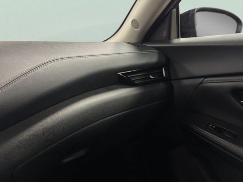 Used 2025 Nissan Sentra SV FWD image 30