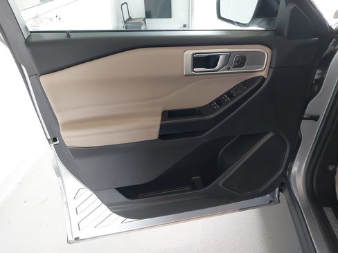Used 2020 Ford Explorer Limited RWD image 25