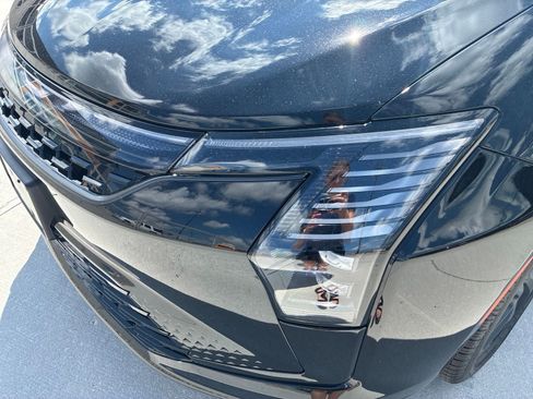 New 2027 Chrysler Pacifica Limited AWD/4WD image 11