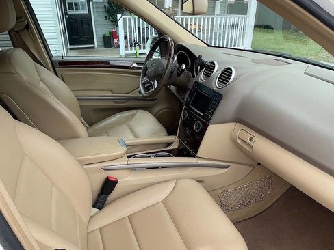 Used 2010 Mercedes-Benz ML 550 4MATIC image 8