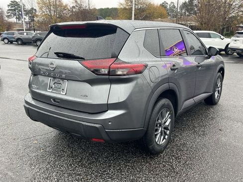 Used 2024 Nissan Rogue S image 9