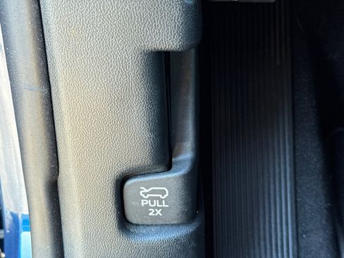 Used 2020 Ford Explorer XLT w/ Equipment Group 202A image 30