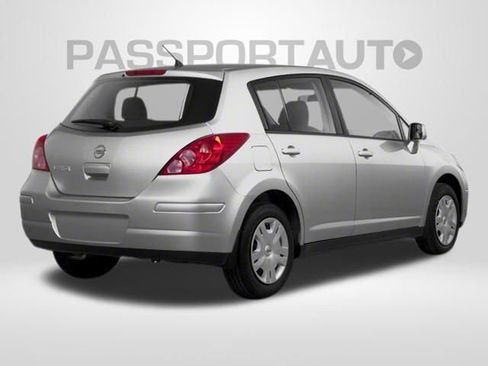 Used 2011 Nissan Versa 1.8 S w/ Plus Pkg image 6