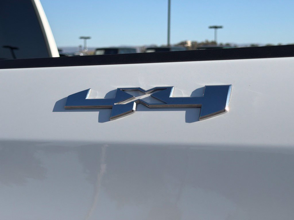 Used 2025 GMC Sierra 1500 SLT AWD/4WD image 13