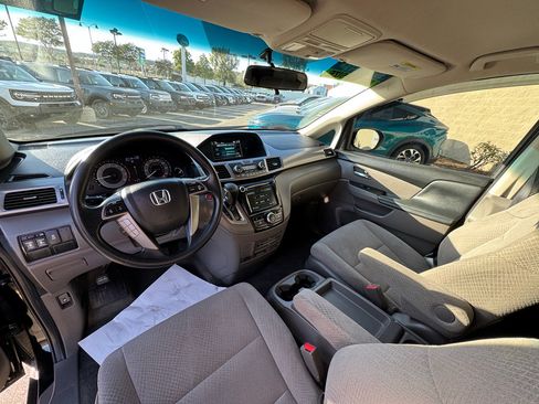Used 2016 Honda Odyssey SE image 12
