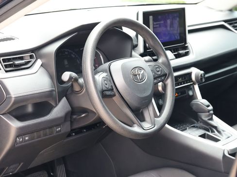 Used 2025 Toyota RAV4 XLE w/ Convenience Package FWD image 14