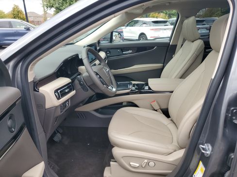 Certified 2022 Lincoln Nautilus Reserve w/ Equipment Group 201A image 12