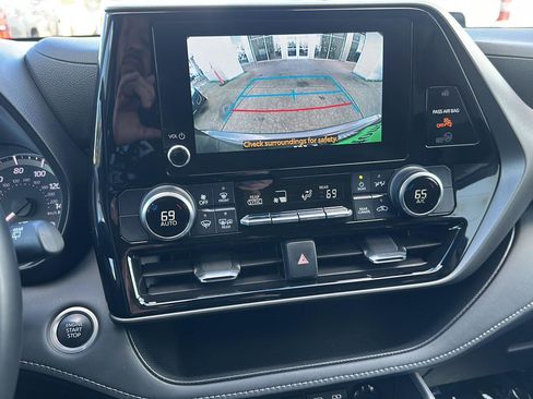 Certified 2024 Toyota Highlander LE image 23