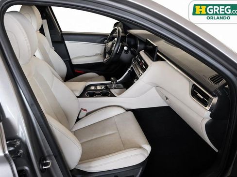 Used 2025 Genesis G70 2.5T RWD image 15