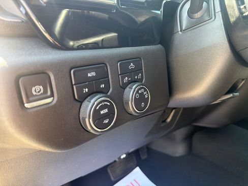 Used 2023 Chevrolet Silverado 1500 LT AWD/4WD image 23