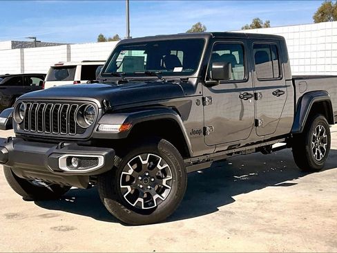 New 2026 Jeep Gladiator Sport AWD/4WD image 2