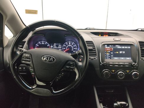 Used 2018 Kia Forte S w/ S Technology Package FWD image 22
