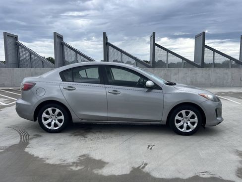 Used 2013 MAZDA MAZDA3 i Sport FWD image 4
