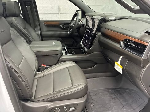 New 2026 GMC Yukon XL Denali w/ Denali Reserve Package AWD/4WD image 7