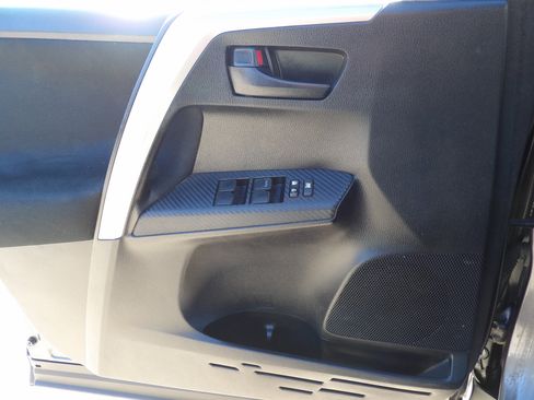 Used 2015 Toyota RAV4 LE image 6