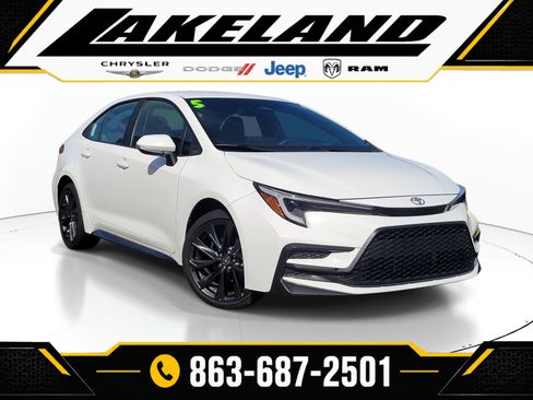 Used 2025 Toyota Corolla SE FWD image 1