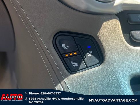 Used 2018 GMC Yukon SLT w/ Open Road Package image 17