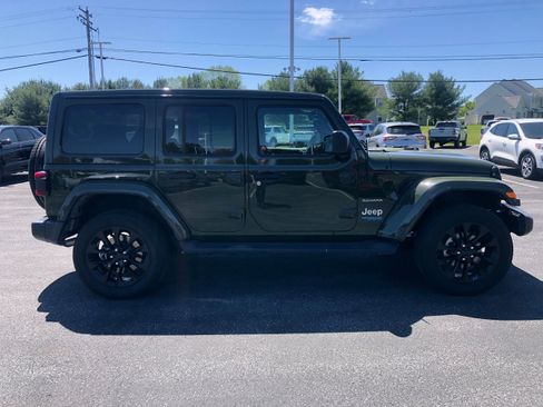 Used 2021 Jeep Wrangler Unlimited Sahara w/ Cold Weather Group image 6