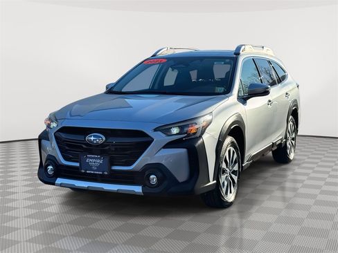 Used 2023 Subaru Outback Touring XT image 3